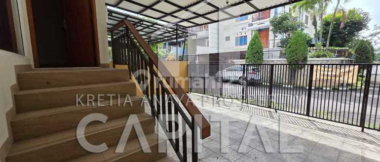 Rumah Cakep Siap Huni Dalam Cluster di Setraduta Bandung Utara Akses 10 menit ke tol Pasteur dan Fully Furnished 1