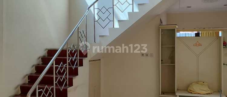 Dijual Rumah 2 Lantai Hook di Plamongan Indah 1