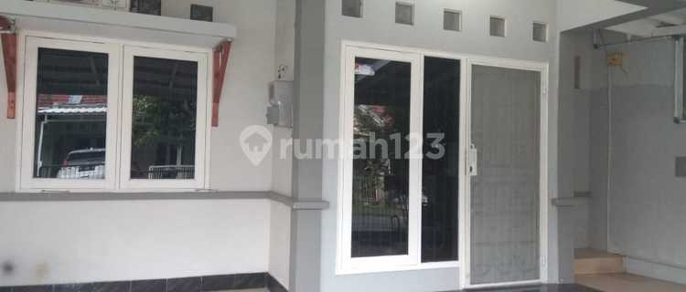 Rumah kawasan elit Graha Padma Semarang Barat dekat sekolah Karangturi, RS Columbia, Bandara A Yani 1