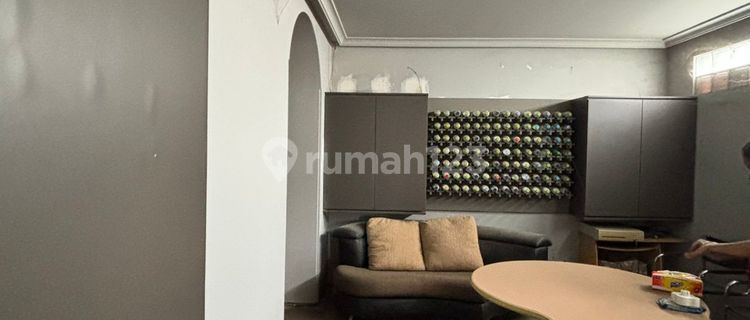 For Rent: 2.5-Story Shop House in North Semarang, Near Port and Airport 1