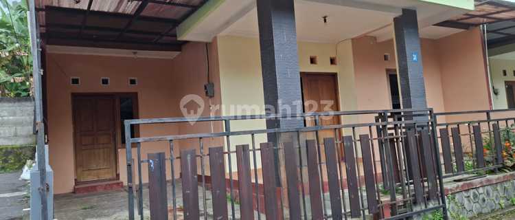 Disewakan Rumah Murah Dekat Sekolah Internasional di Salatiga 1