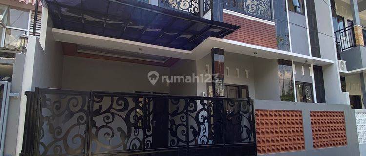 Rumah 2 Lantai Dekat Jogjabay Maguwoharjo Dan Budi Mulia Tajem Rumah Baru SHM - Sertifikat Hak Milik di Depok 1