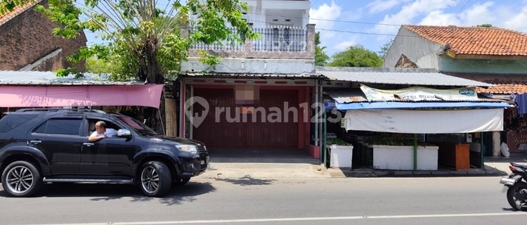Strategic 2-Story Shop House on Kalitanjung Street, Cirebon 1