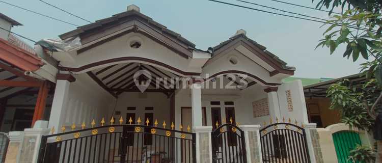 For Rent: Renovated Good House in Taman Harapan Baru Bekasi, very accessible location. 1