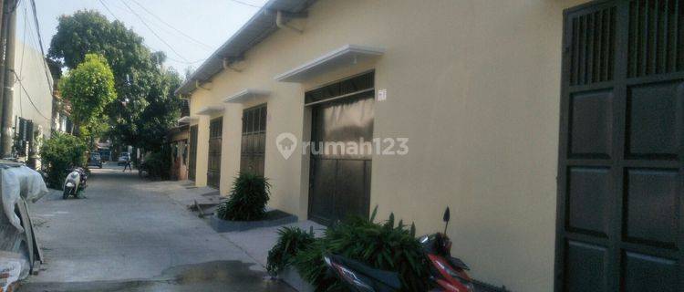 SISA 1 UNIT

DISEWAKAN
Gudang Baru
Full keramik
Kamal Raya
Menceng
Akses Truck
Lt 78 Lb 120
2 lantai
Listrik 2200
Pam
Harga 60 juta / th 
Nego

 1