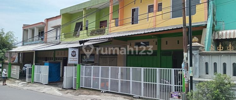 3 Shophouses in one area, on the main road Dau, SHM in good condition. 1