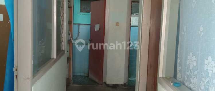 Ready to Occupy, Boarding House, 1 Floor, Located in an Islamic Environment, 1