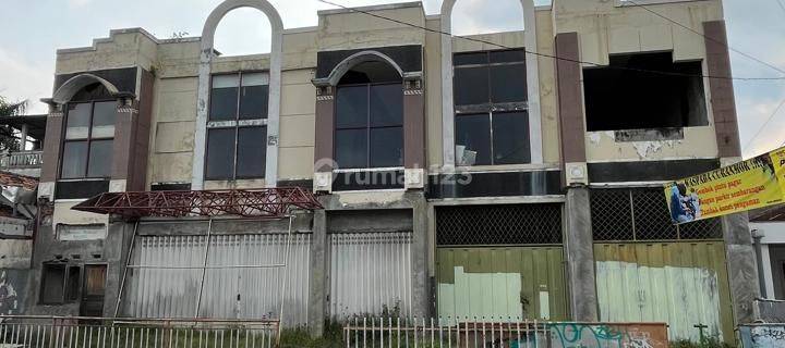 Ruang-usaha Di Nol Jalan Raya Mertojoyo, Bekas Swalayan 1