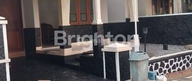 RUMAH MEWAH 2 LANTAI SEMI FURNISHED DI PESONA KHAYANGAN 1