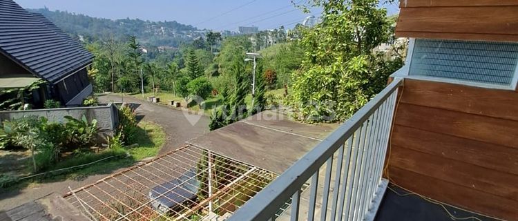 Comfortable House with Greenery and Nice View at Citra Green Dago Bandung 1