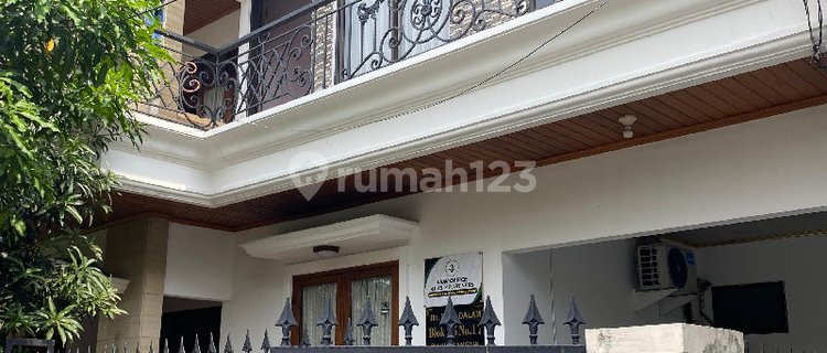 Beautiful House in Perhubungan Complex, Rawamangun, East Jakarta 1