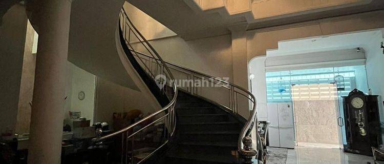 dijual rumah mewah tengah kota gubeng surabaya 1