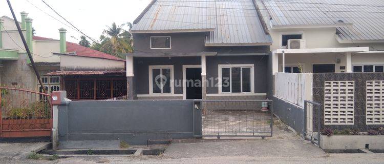 Rumah di Jl. Akasia I, Dekat Pmc, Pekanbaru 1