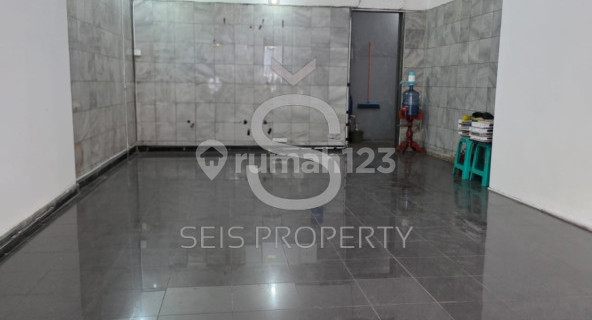 FOR RENT: 1-STORY SHOPHOUSE ON SUDIRMAN MAIN ROAD, BANDUNG 1
