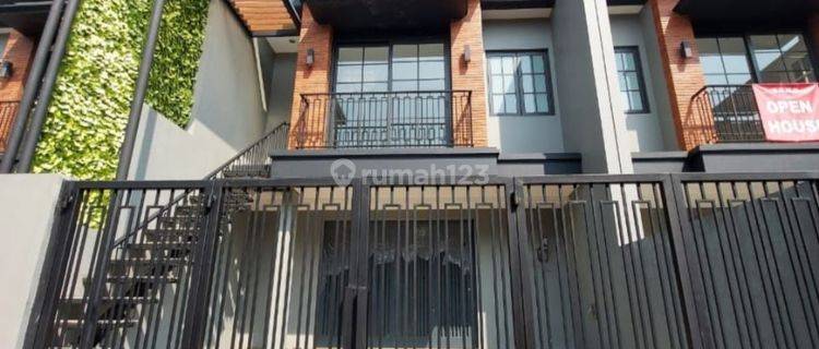 DIJUAL TOWNHOUSE MODERN MINIMALIS DI CIPETE JAKARTA SELATAN 1