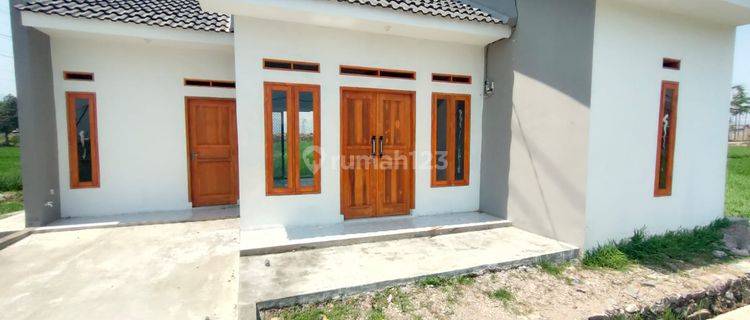 Rumah murah type 72/100 dekat toll moch toha 1