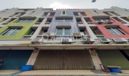 Ready-to-Occupy Shop House at Affordable Price, SHGB, North Bandengan Street 1