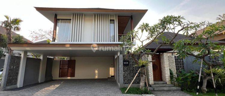 Villa Mewah Siap Huni Dekat Ayana Resort Jimbaran 1