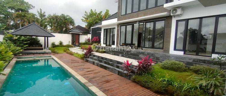 Villa Modern 2 Lantai Di Canggu Berawa Bali 1