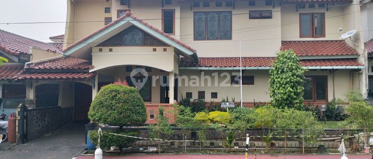 2-Story House in Front of the Park at Pesona Khayangan Margonda 1