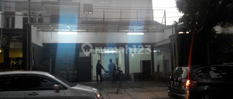 Ready-to-Use Strategic Shop House on Cemara Street Near Pvj Bandung 1