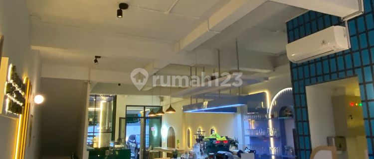4-Storey Shop-House Ready for Use in Raya Golf Dago Area 1