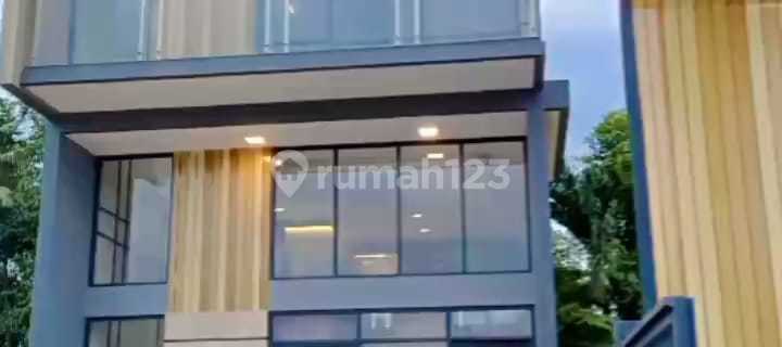 Rumah 3,5lantai Golden Puri .jakarta Barat 1