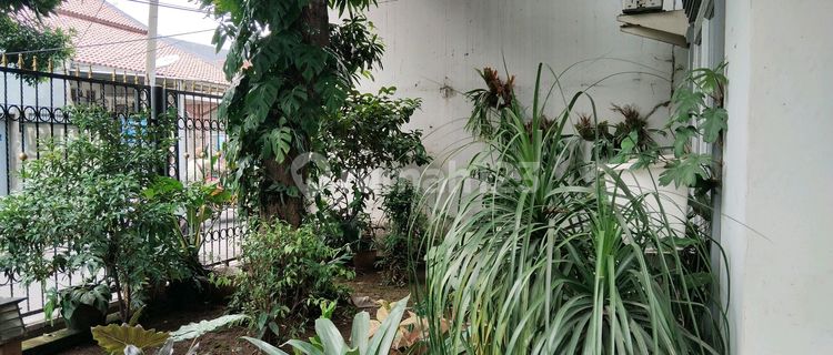 For Sale: Spacious House on Jl. Mahali, Pondok Cina, Depok 1