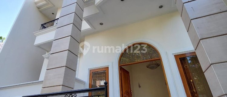 Luxury House for Sale 2 Floors Ready to Live in Pondok Indah 1
