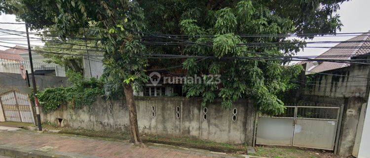 Dijual Rumah Lama, Hitung Tanah Area Menteng  1