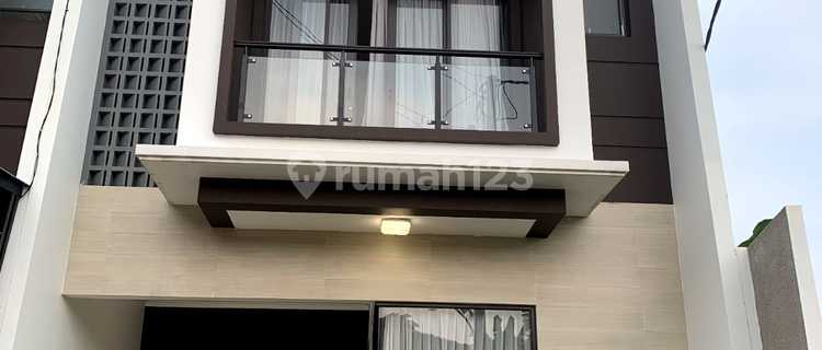 FOR SALE BEAUTIFUL HOUSE JUST 5 MINUTES TO LRT HARJAMUKTI 1