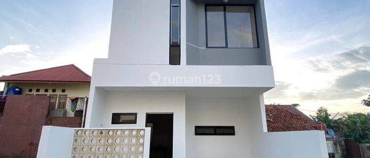 Dijual Rumah Modern 2 Lantai Bebas Banjir 1