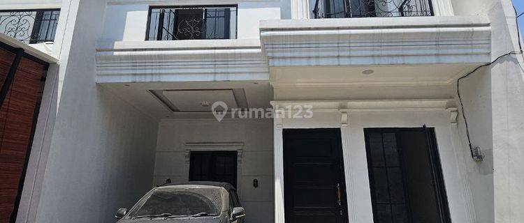 Dijual Rumah 2 Lantai Dengan Lokasi Strategis Dekat Stasiun Depok 1