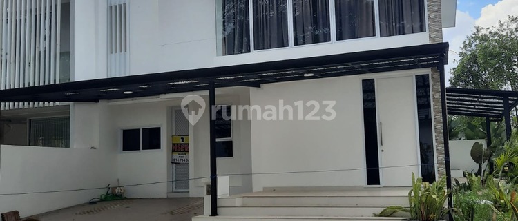 Newly renovated house in Discovery Eola Bintaro, South Tangerang 1