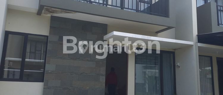 LUXURIOUS AND STRATEGIC HOUSE IN A SERENE ENVIRONMENT, ALANG ALANG LEBAR, SOUTH SUMATRA 1