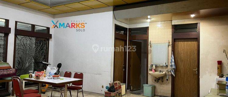 Rumah semifurnished di Kepatihan Solo dijual 1