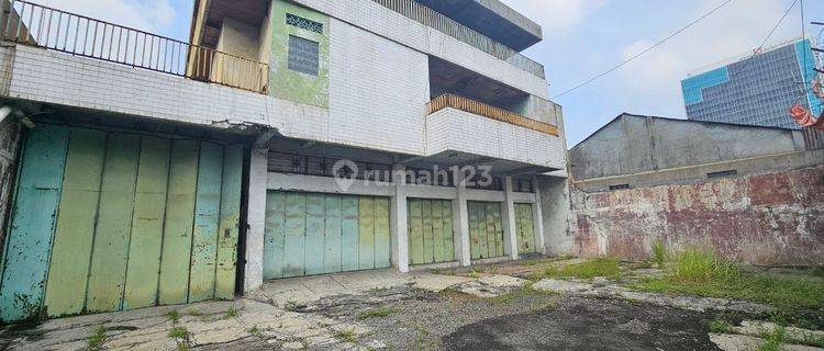 Gudang Bisa Jadi Ruang Usaha Di Banjarsari Solo 1