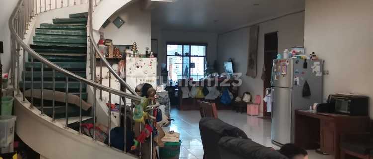 Rumah Kost Mainroad di Surya Sumantri 1