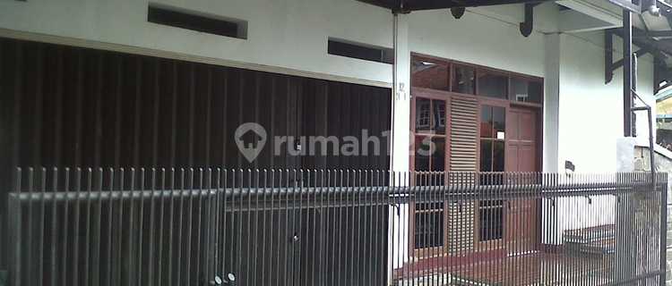 Rumah Terawat dan Nyaman di Antapani Bandung 1