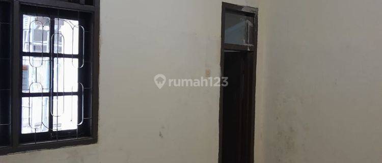 Rumah Terawat Nyaman Dan Aman di Taman Cibaduyut Indah  1