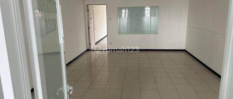 RUKO LUAS STRATEGIS 3 LANTAI SIAP PAKAI DI KARAPITAN BANDUNG 1