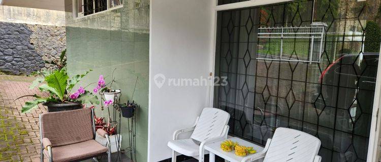 Villa Tretes Terawat di Raya Ledug Dekat Hotel Surya Tretes 1