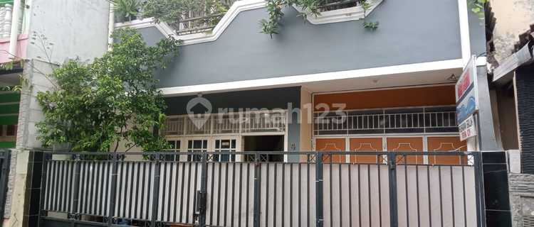 Ready-to-Occupy House Quiet Neighborhood 2 Floors in Cipinang 1