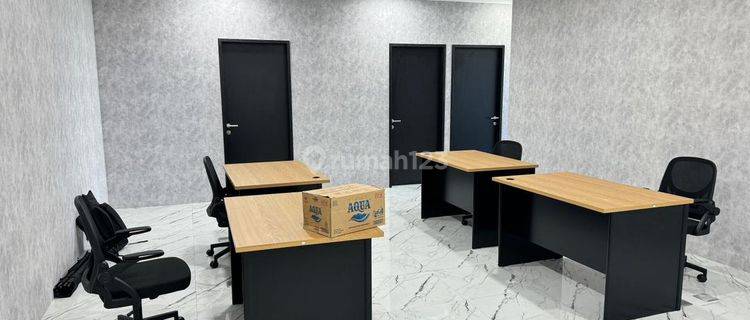 Disewa Kantor Unfurnished Lantai Sedang Strategis di Alam Sutera 1