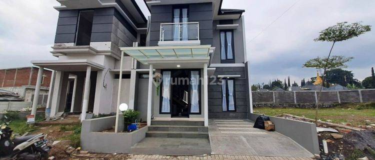 Rumah villa jual, baru, pool, udara sejuk, di jalan arteri batu 1