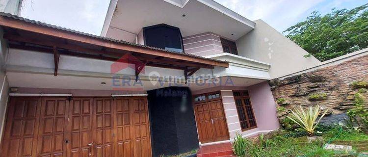 Rumah besar sewa kawasan tidar lingkungan tenang 1