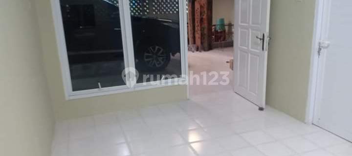DI jual Rumah Hook Rumah SHM Bagus 1