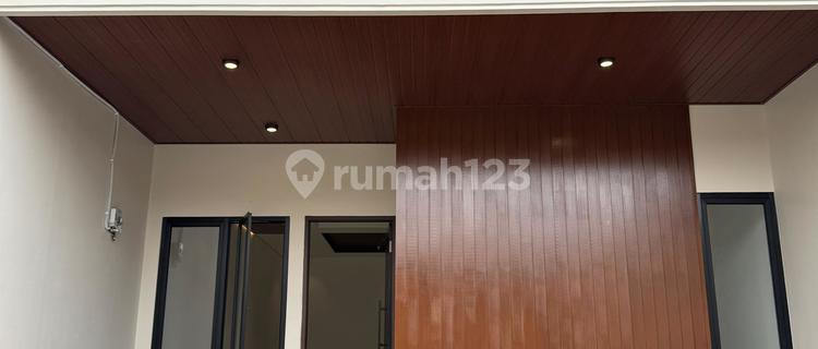 New Luxurious House in Rawamangun - Free Kitchen Set + Built-in Stove 1