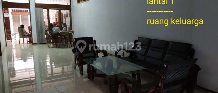 Rumah 1.5 Lantai di Jl. Tanah Sereal Raya, Tambora 1