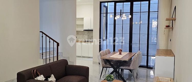 Janur Kuning American Classic 2-Storey House Ready for Occupancy 1